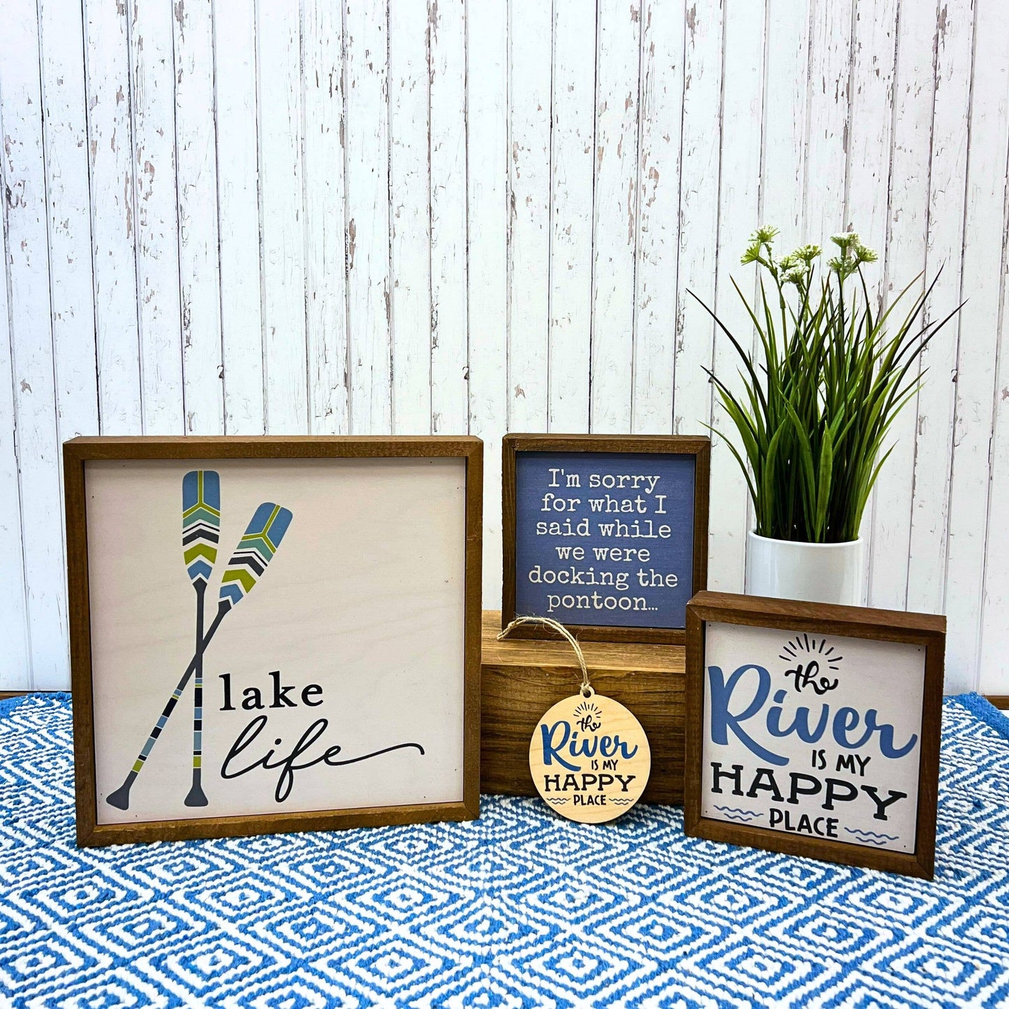 Lake Life Sign With Paddles - Summer Decor