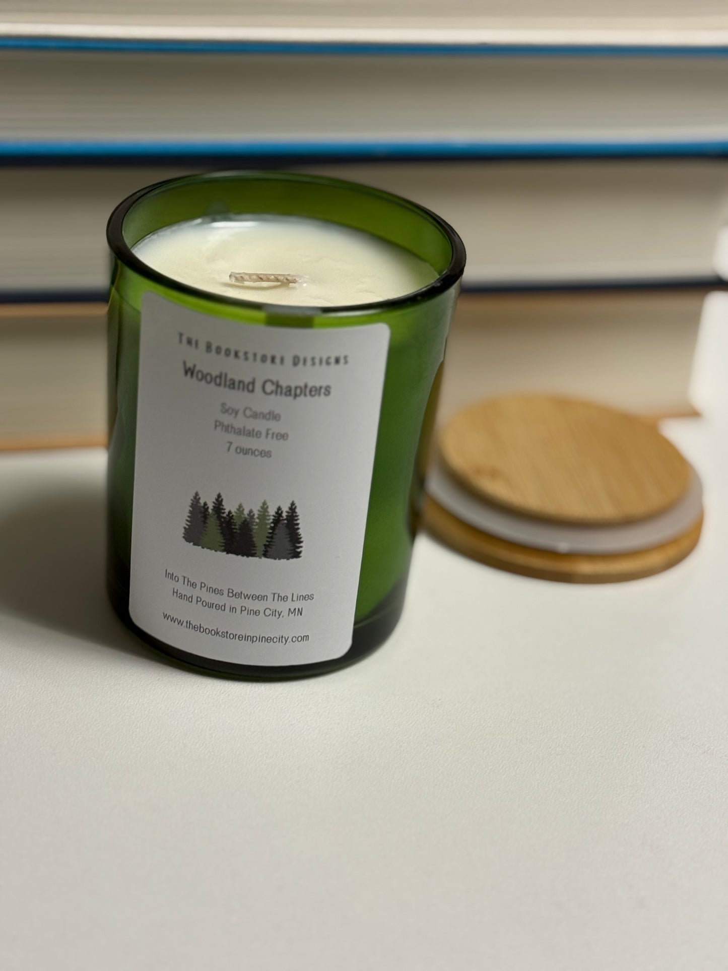 Soy Candle - Woodland Chapters - 7 ounces (White)